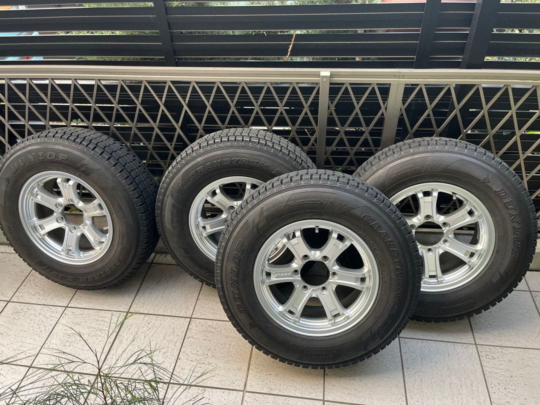 2sss3 ❄️スタッドレスタイヤ❄️ランクル サーフ プラド ハイラックス