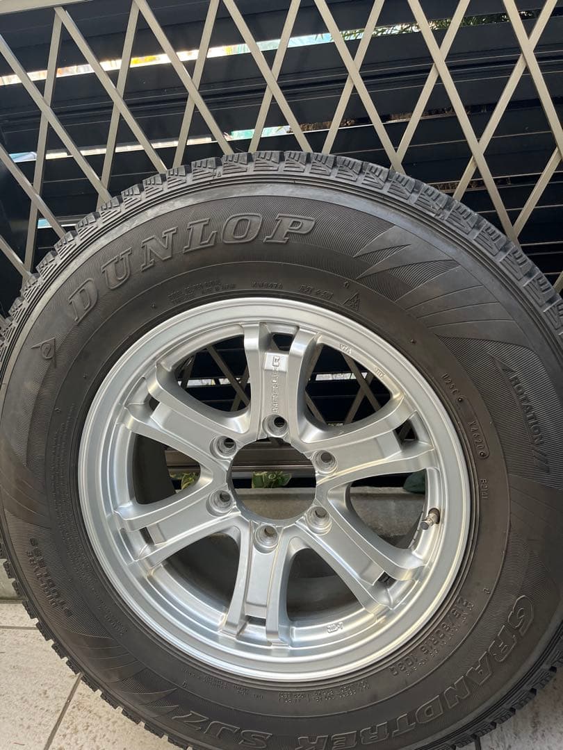 2sss3 ❄️スタッドレスタイヤ❄️ランクル サーフ プラド ハイラックス