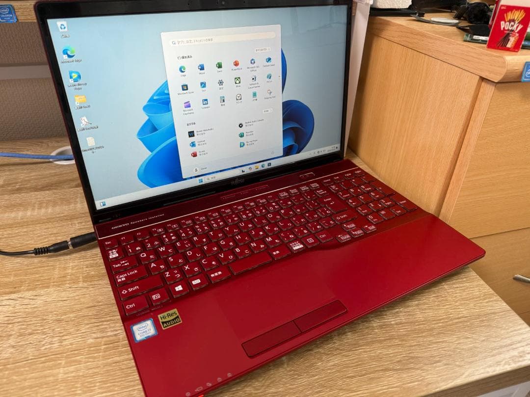 超美品 富士通 第8世代i7 32GB SSD+HDD Office付き