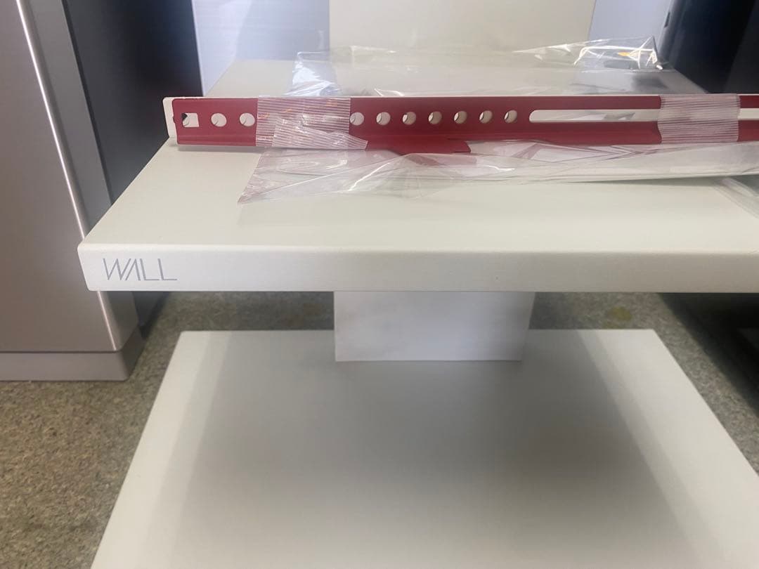 じゆんじゆん　テレビスタンド WALL V2 ロータイプ 棚板付き