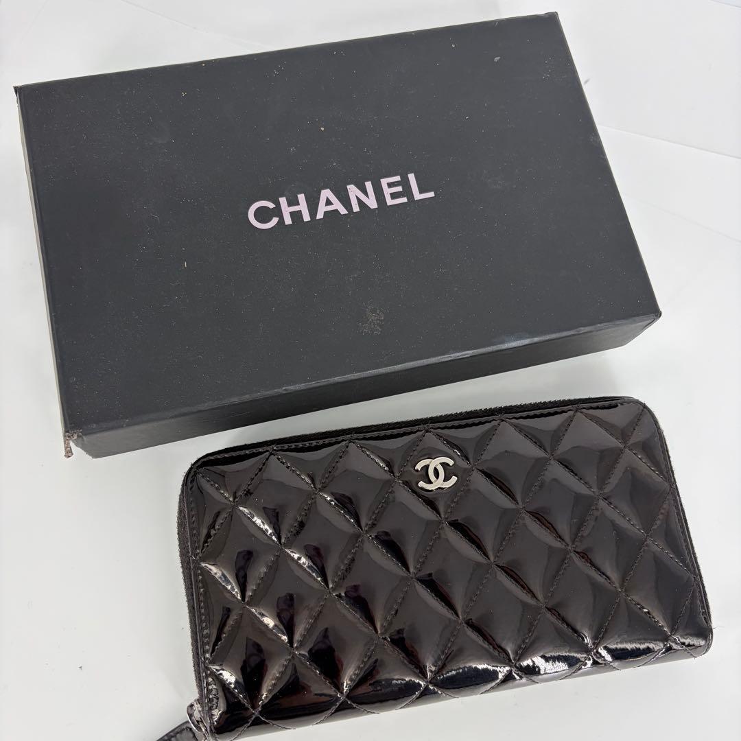 【美品】シャネル 長財布 エナメル パテント マトラッセ ココマーク 黒 820