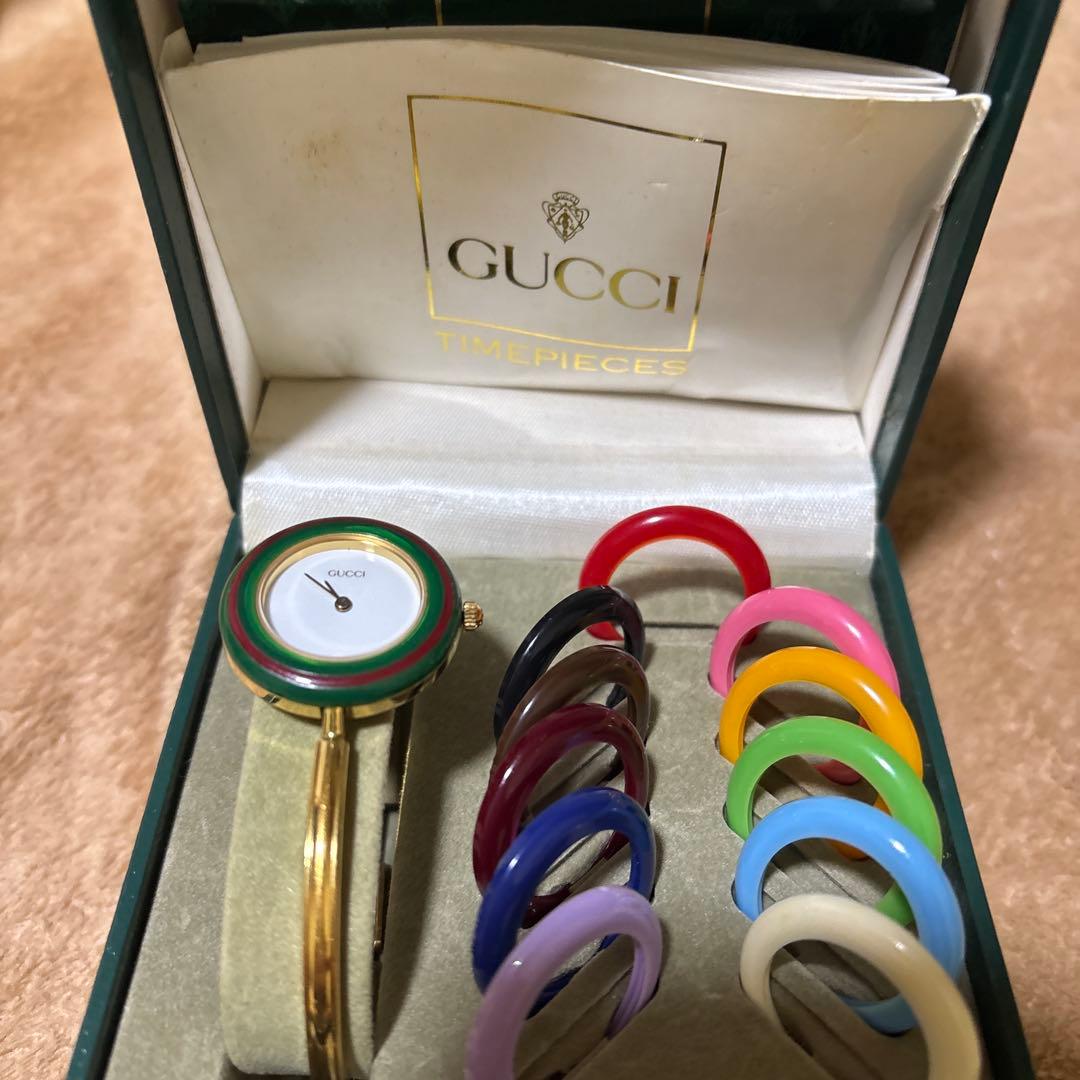 GUCCI カラフルバンド付き時計