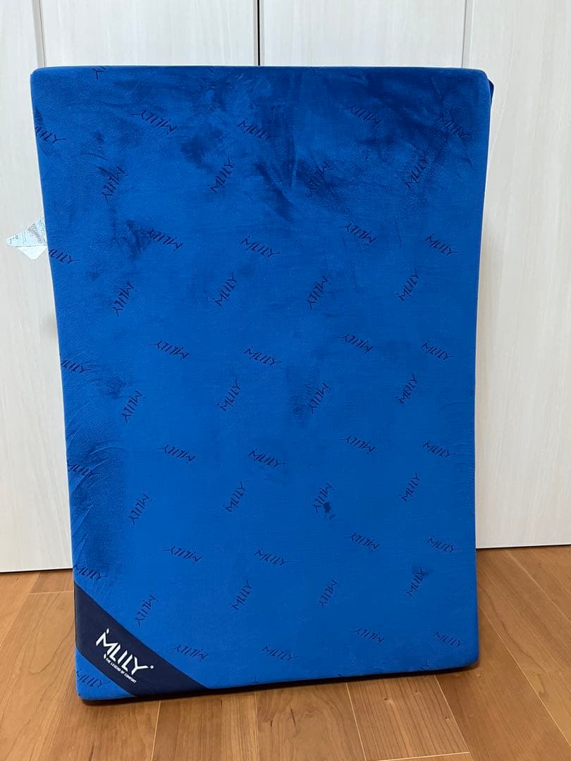 ★　美品　エムリリー　三つ折りマットレス　優反発　高反発　敷布団　シングル