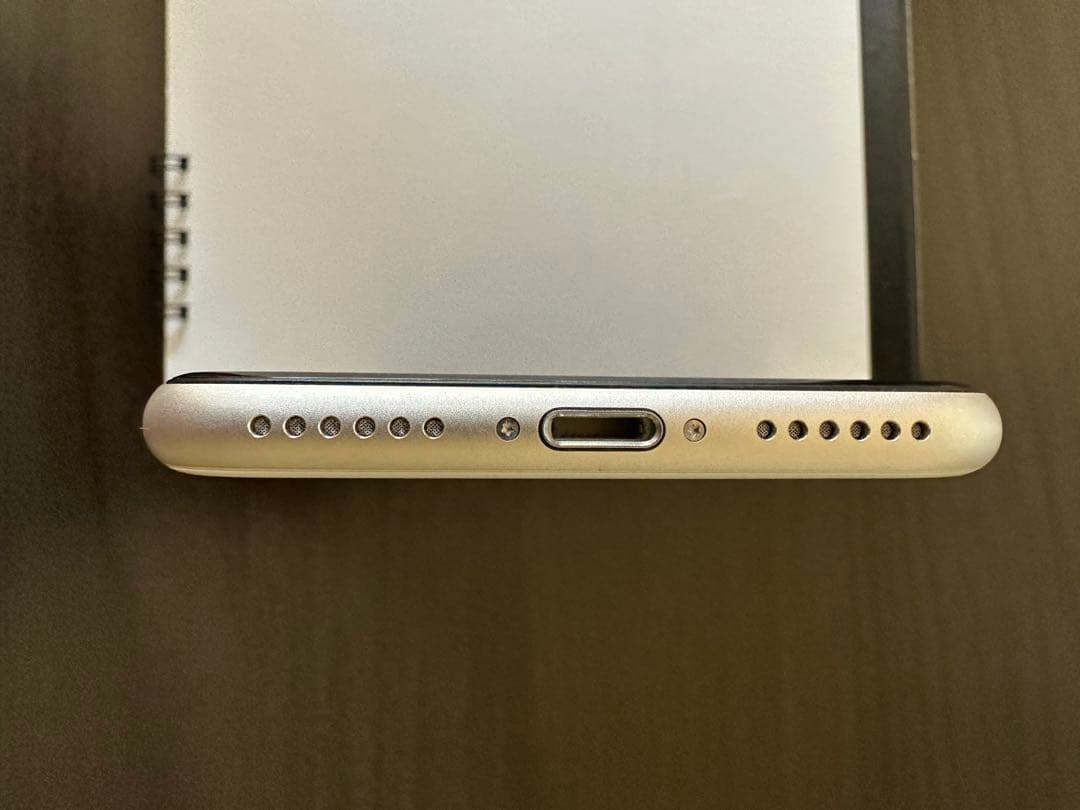 【ほぼ新品】 Apple iPhone SE (第3世代)