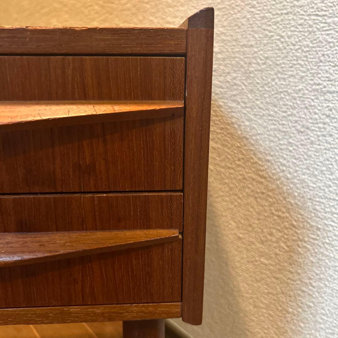 【北欧ヴィンテージ】デンマーク　チーク材　サイドチェスト2段