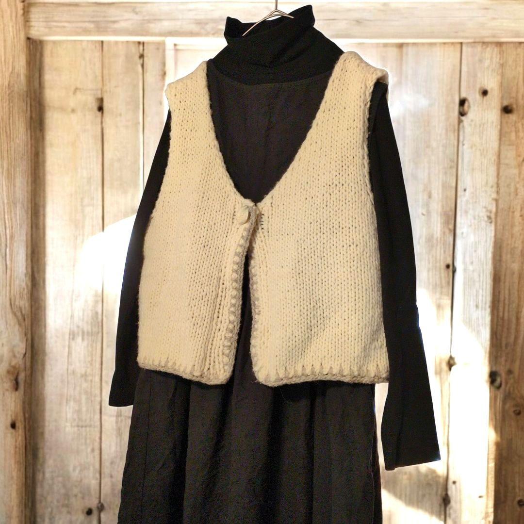 tumugu: ツムグ ローゲージ ハンドニット ベスト キナリ ウール100%