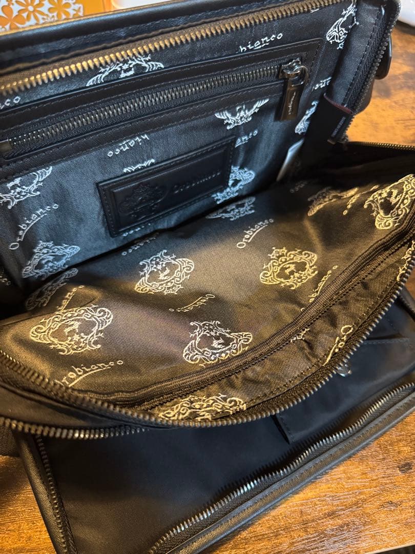 オロビアンコ 　ボディバッグ 極美品