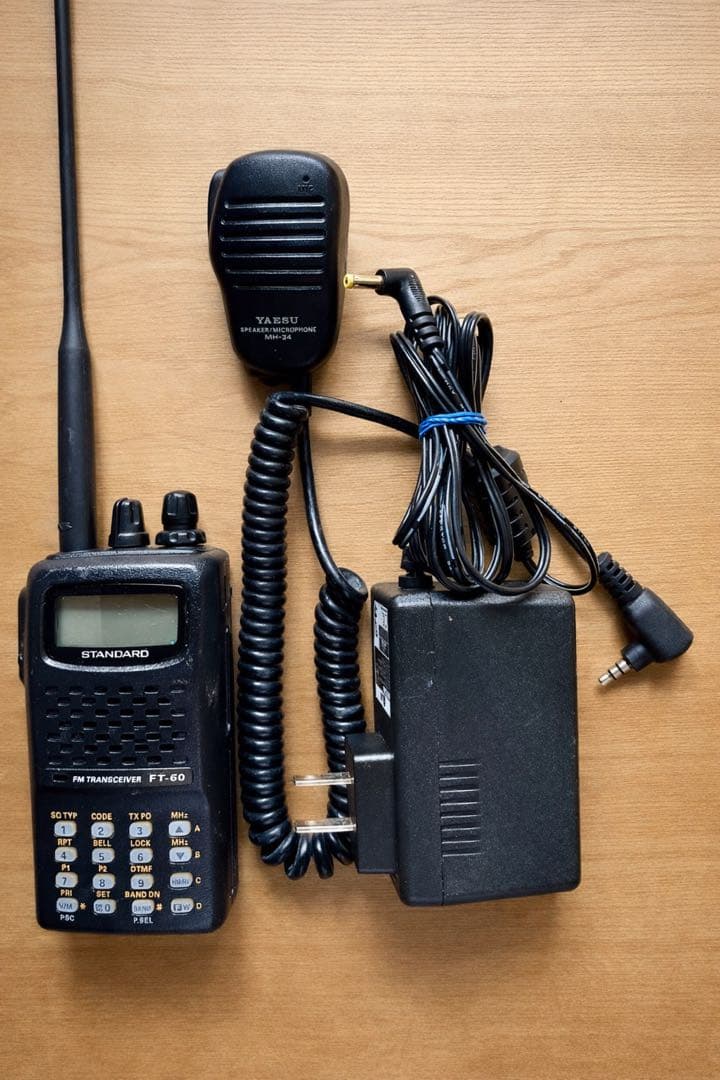 Ｙ*Ｙ様 ⭕️往年の名機⭕️ YAESU FT-60 【新スプリアス機】 付属品