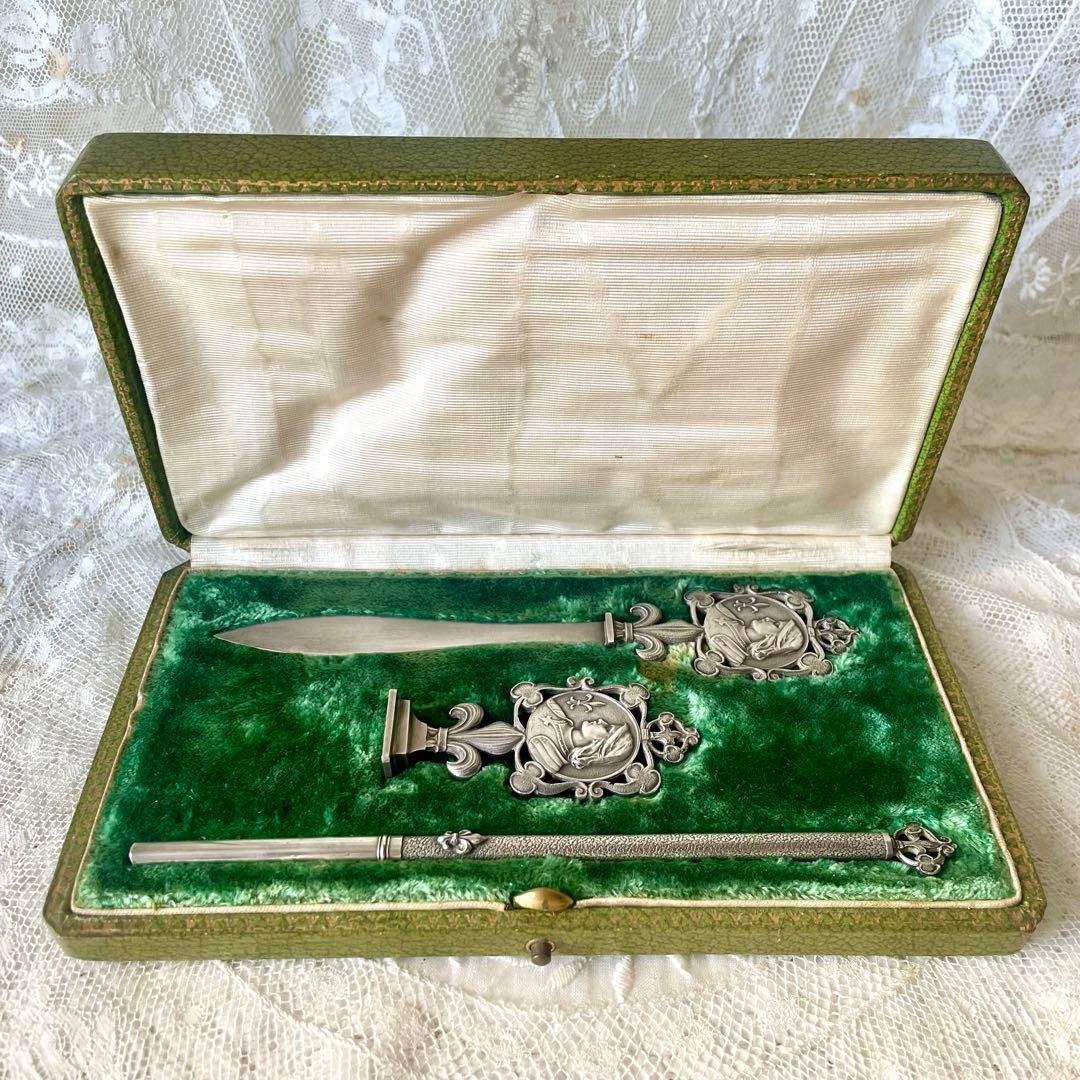 ＊rita_antique＊　ジャンヌダルクのボックス入りステーショナリー