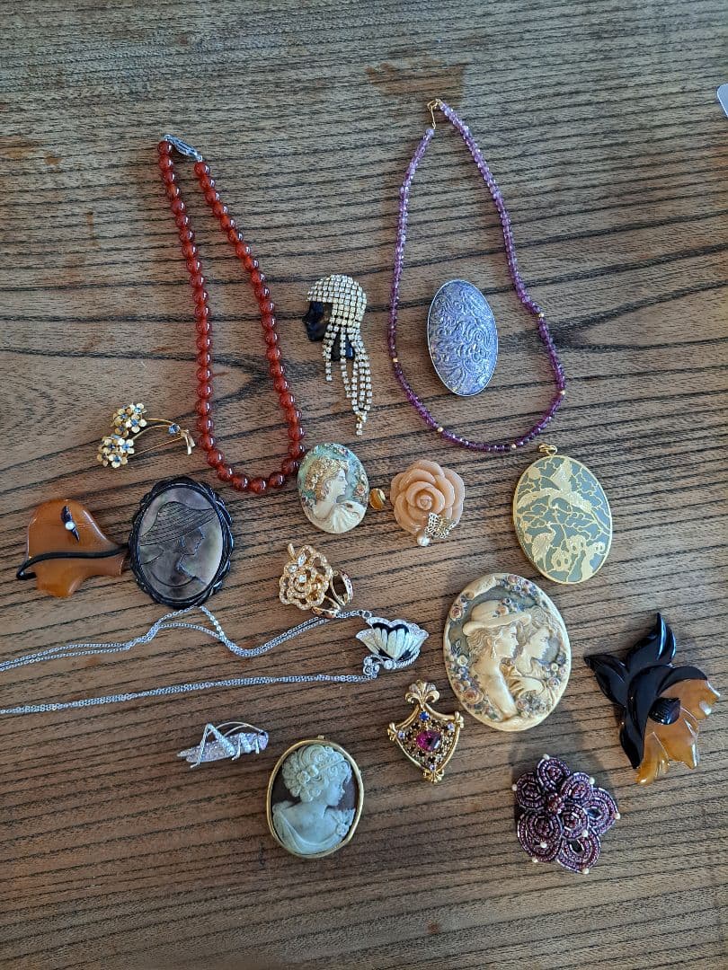 ビンテージ ネックレスとブローチセット