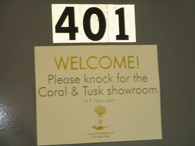 コーラル＆タスク「メガネと目の刺繍」ポーチ（リネン裏地・天ジッパー付） N91