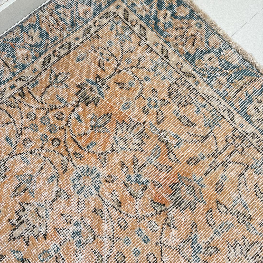 トルコ　ヴィンテージ ラグ オレンジ　ブルー　フローラル