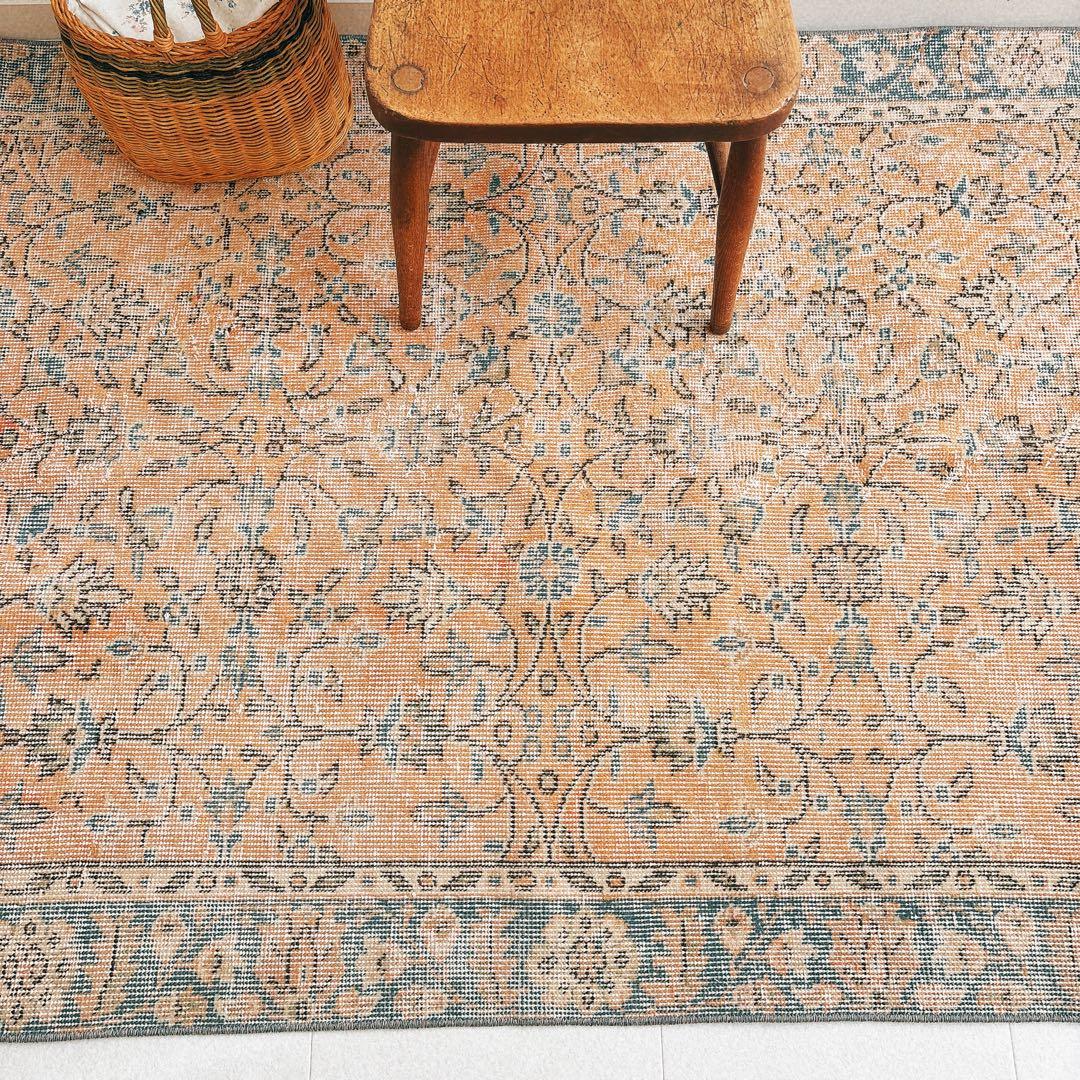 トルコ　ヴィンテージ ラグ オレンジ　ブルー　フローラル