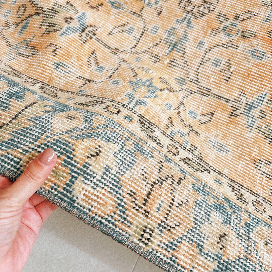 トルコ　ヴィンテージ ラグ オレンジ　ブルー　フローラル