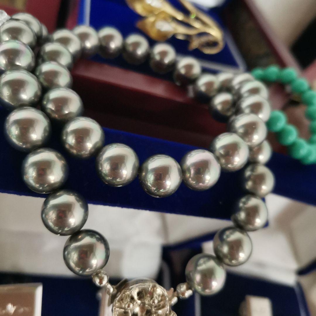 遺品整理 大量アクセサリー 刻印 指輪 金色 喜平 ネックレス ブローチ 翡翠