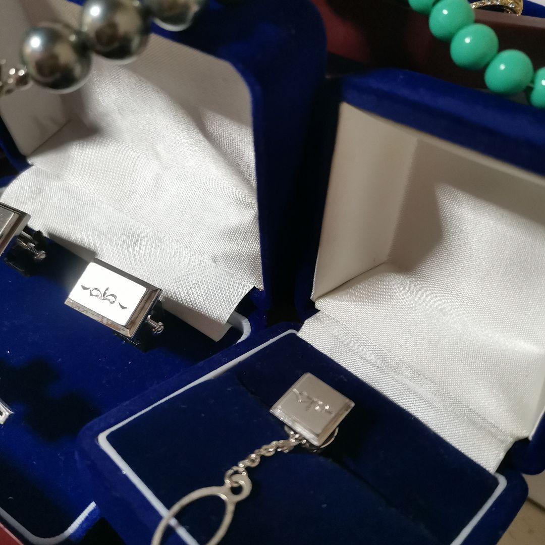 遺品整理 大量アクセサリー 刻印 指輪 金色 喜平 ネックレス ブローチ 翡翠