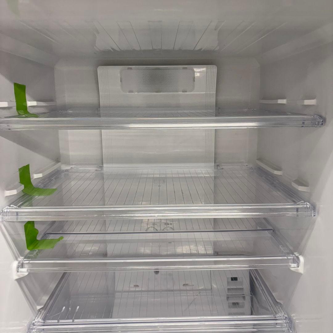 658 関東配送無料　東京発　大型冷蔵庫　右開き　300Ｌ強　家庭用　シルバー