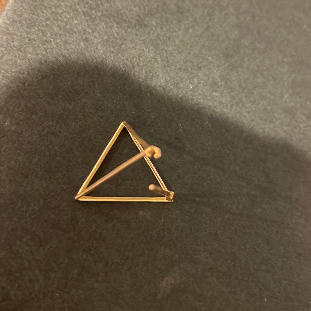 shihara triangle pierce 18k 箱　巾着付
