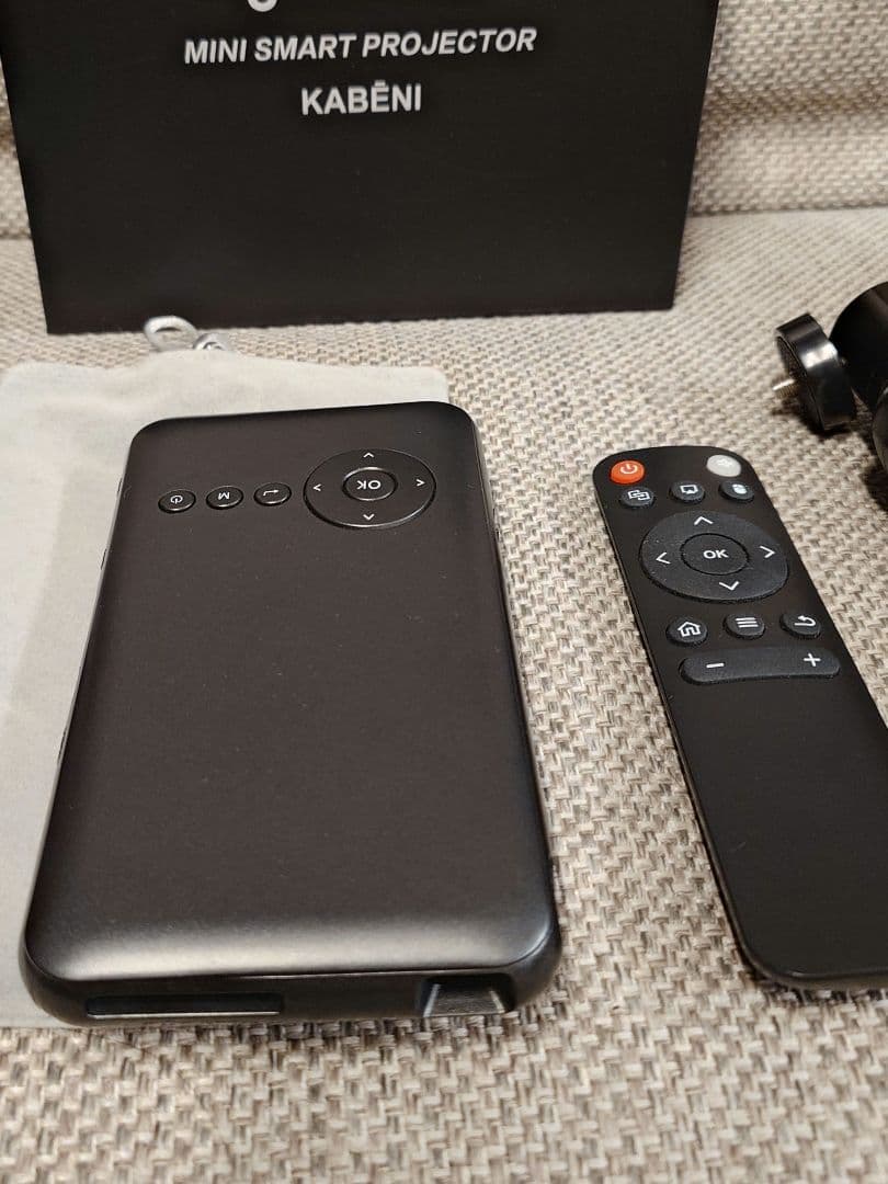 UENO-mono KABENI カベーニ　ミニスマートプロジェクター