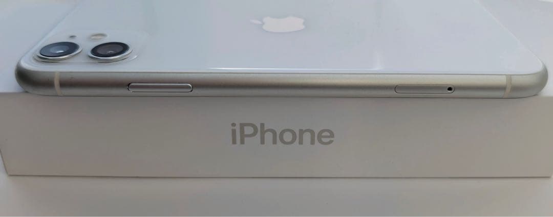 iPhone11 128GB ホワイト SIMフリー MHDJ3J/A 箱付