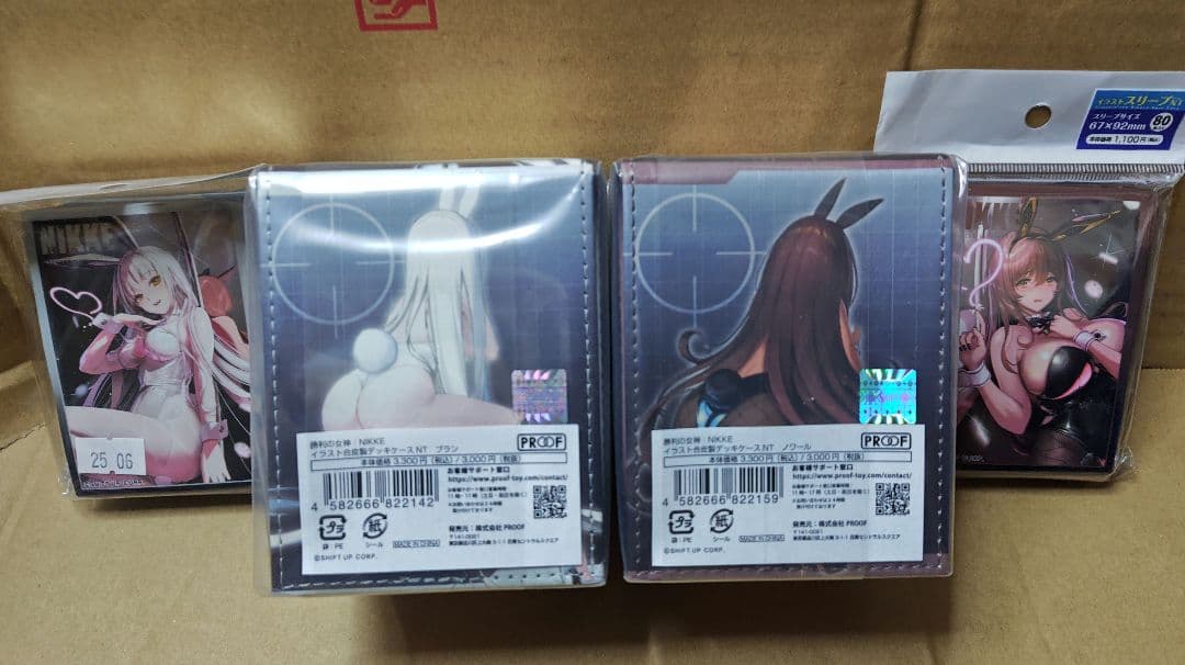 勝利の女神：NIKKE 合皮製デッキケース+カードスリーブ　ブラン ノワール