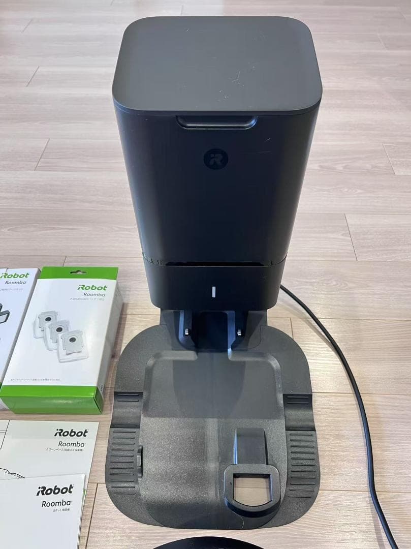 iRobot Roomba ルンバ i7+ (純正交換用パーツ付き)　美品