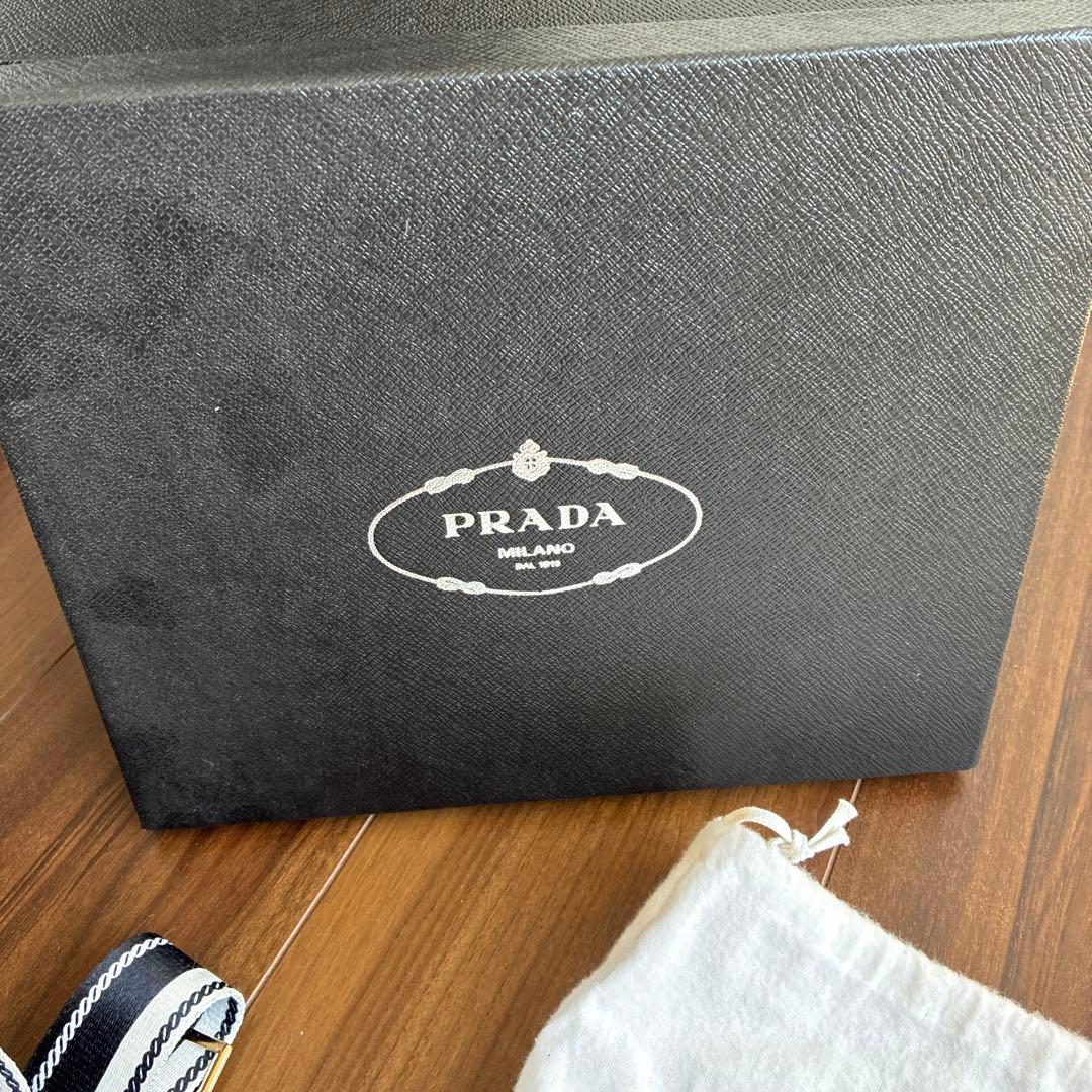 ロゴ付き　ブラック かごバッグ