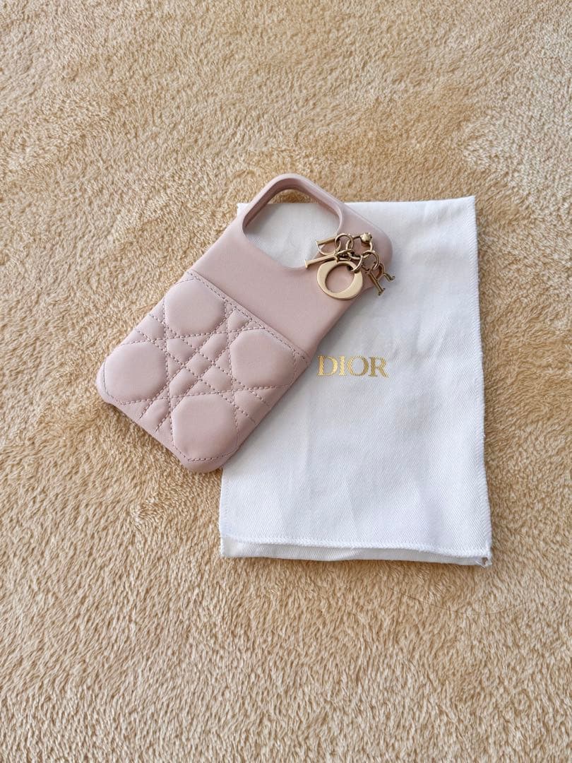 【日本限定】 Lady Dior iPhone 15 Proケース ラムスキン