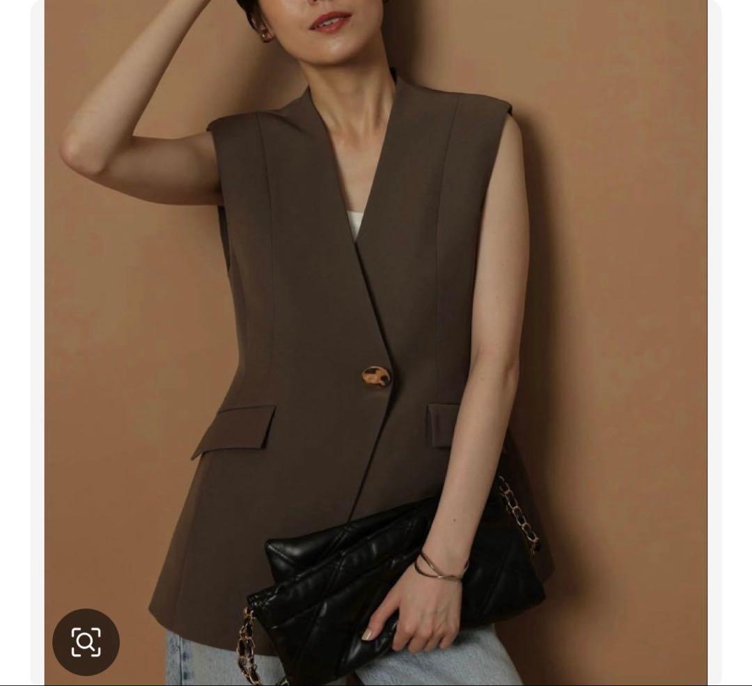 Arpege storyブローチ付ノーカラージレ