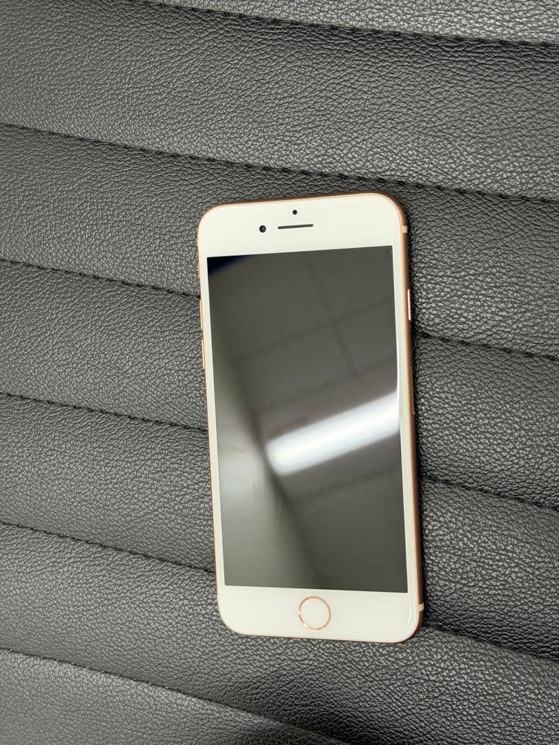 Apple iPhone 8 64GB ゴールド　美品　simフリー