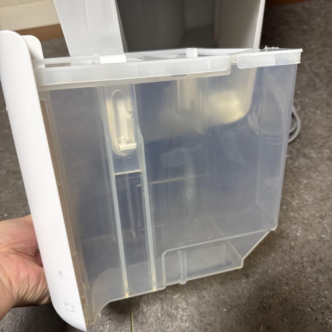 上位モデル　SHARP 除湿機 CV-P180-W