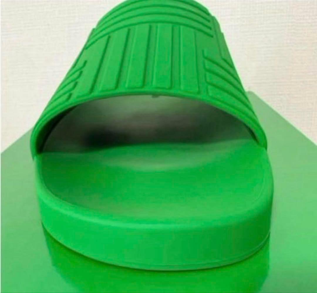 週末セール新品未使用BOTTEGA VENETAラバーサンダル　28cm