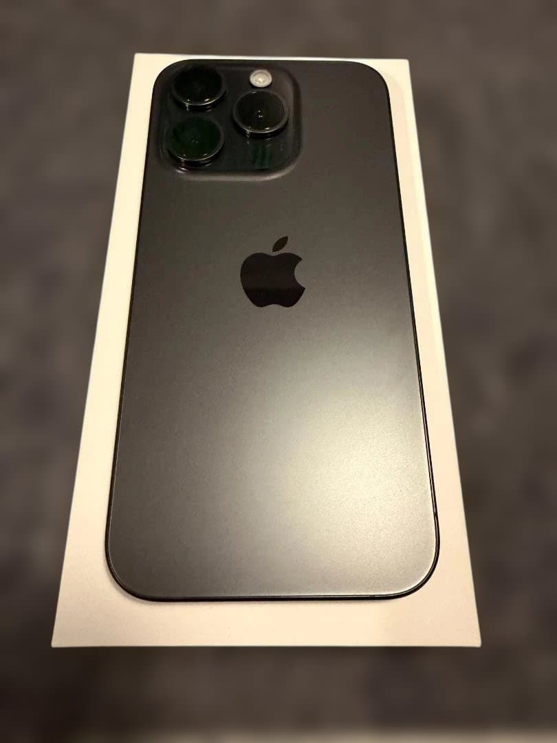 iPhone15 Pro 256GB ブラックチタニウム 美品＋ケース＆フィルム