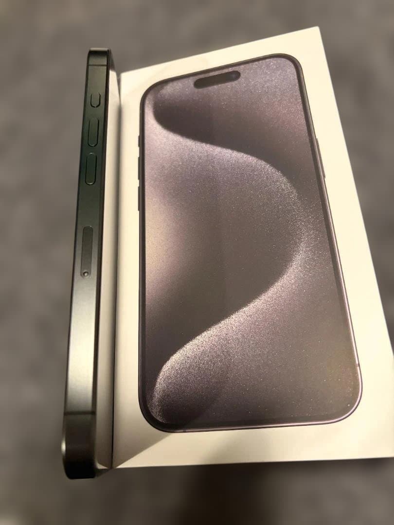 iPhone15 Pro 256GB ブラックチタニウム 美品＋ケース＆フィルム