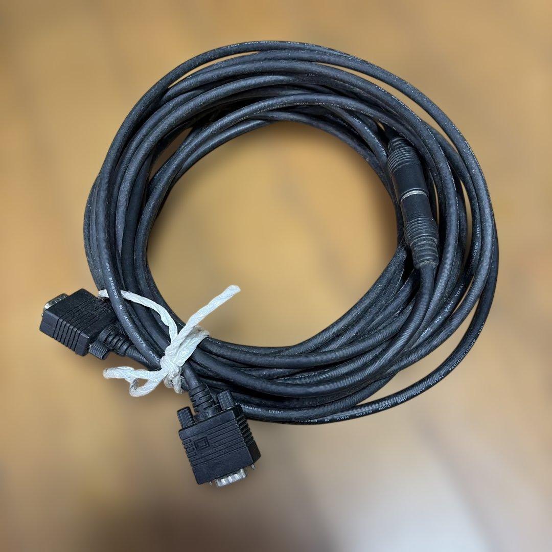 パソコンとプロジェクター又はディスプレイ接続ケーブル