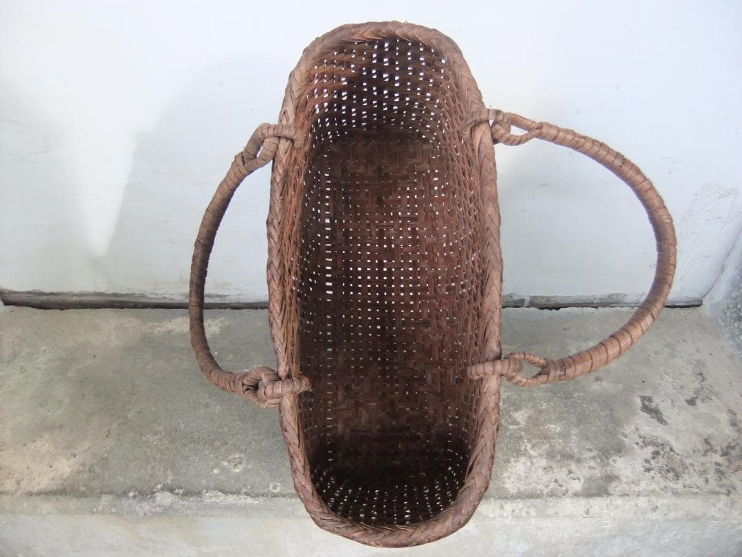 古い山葡萄のカゴ 　山ぶどう籠