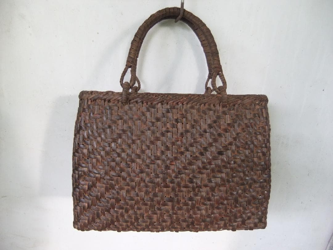 古い山葡萄のカゴ 　山ぶどう籠