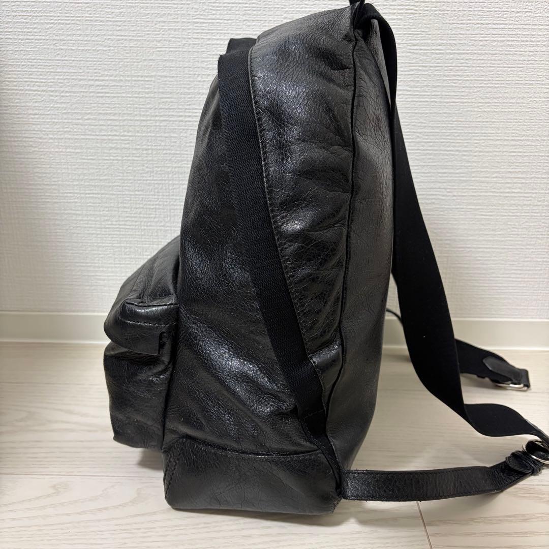 ✨美品✨BALENCIAGA　バックパック　レザー　シワ加工　A4可　ロゴ　黒