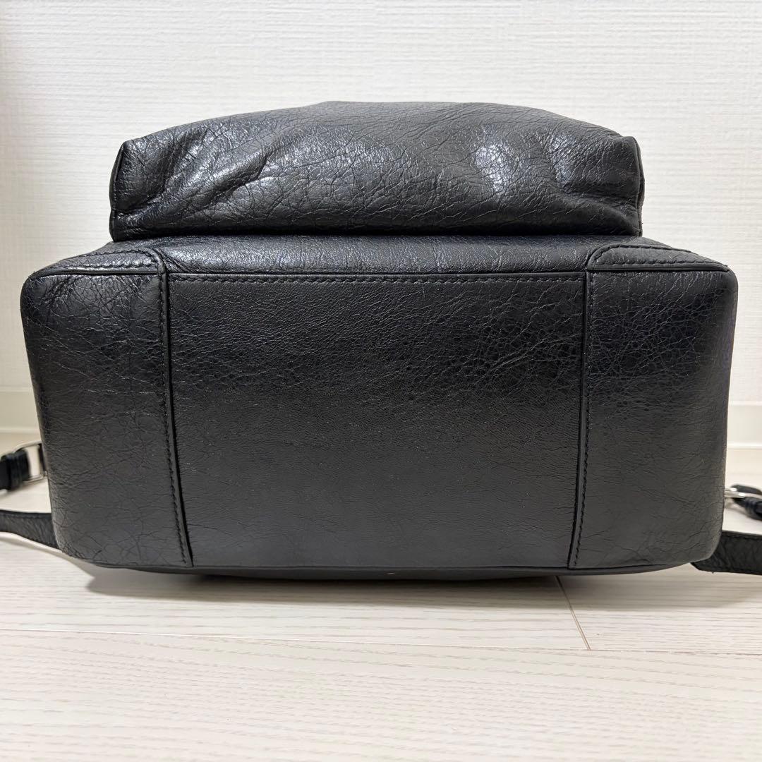 ✨美品✨BALENCIAGA　バックパック　レザー　シワ加工　A4可　ロゴ　黒