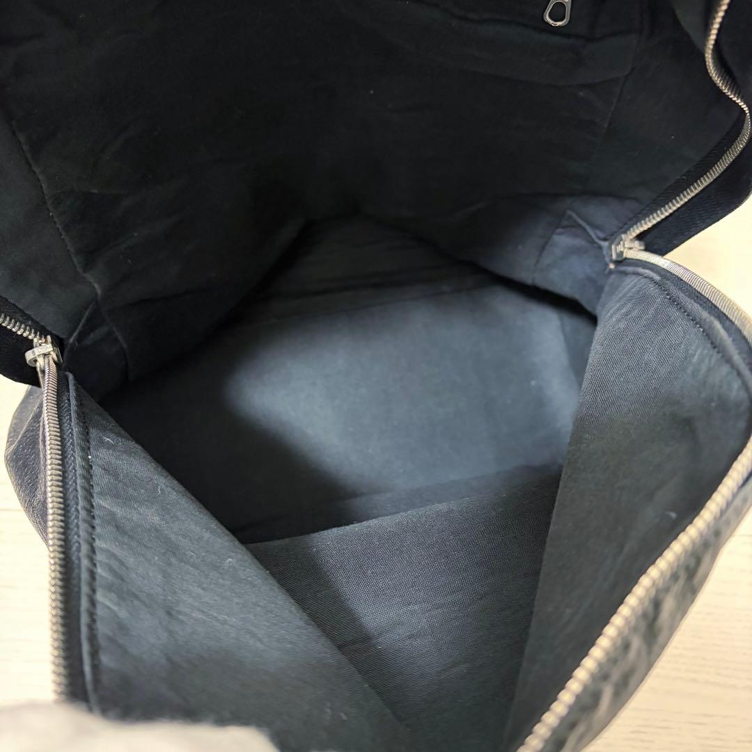 ✨美品✨BALENCIAGA　バックパック　レザー　シワ加工　A4可　ロゴ　黒