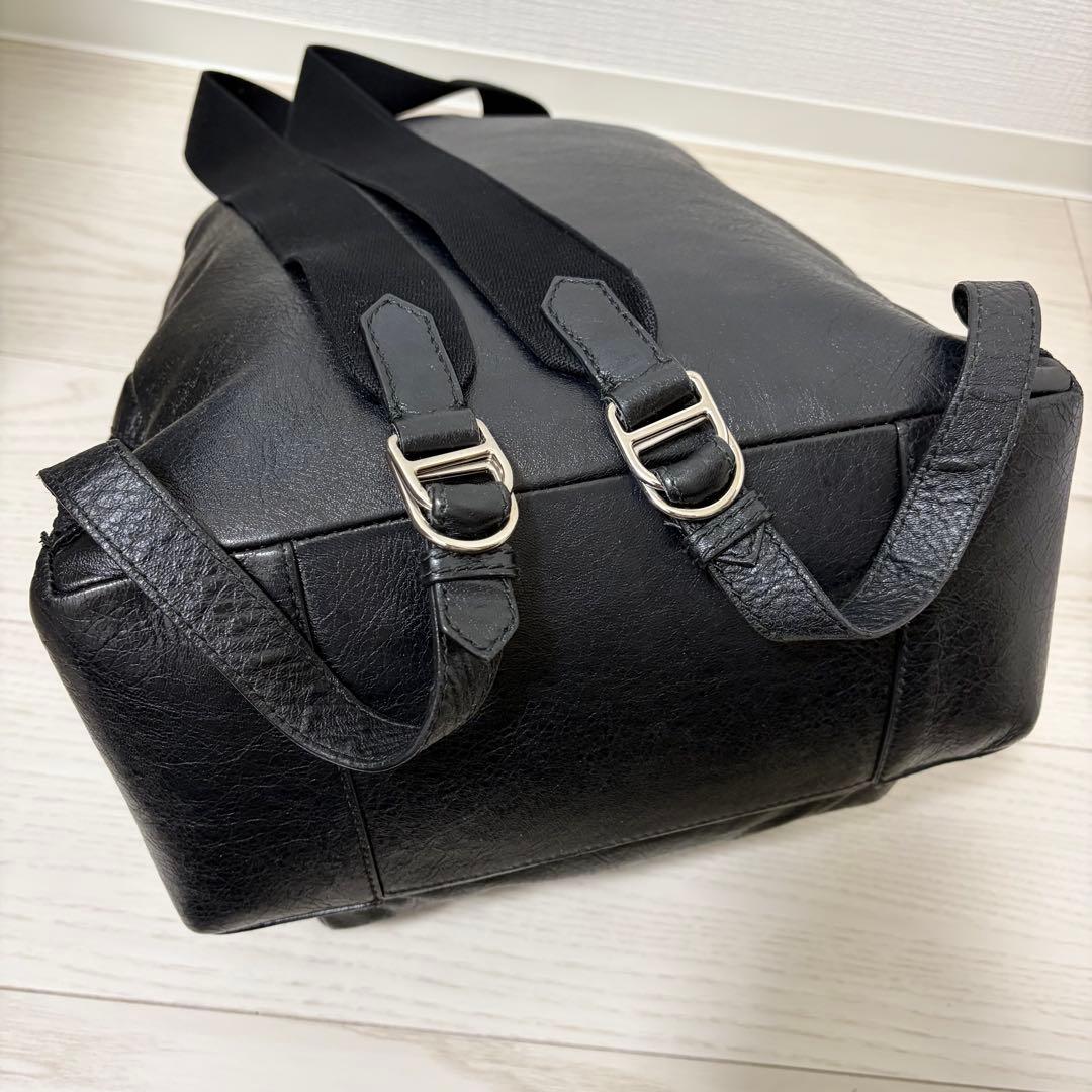 ✨美品✨BALENCIAGA　バックパック　レザー　シワ加工　A4可　ロゴ　黒