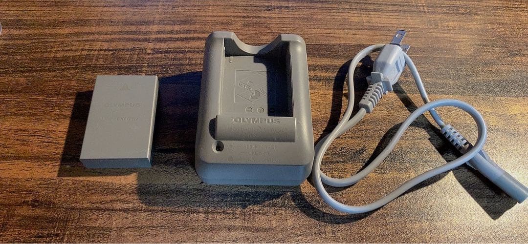 OM-D E-M10 Mark III 【レンズ2個付き（内1つジャンク品）】