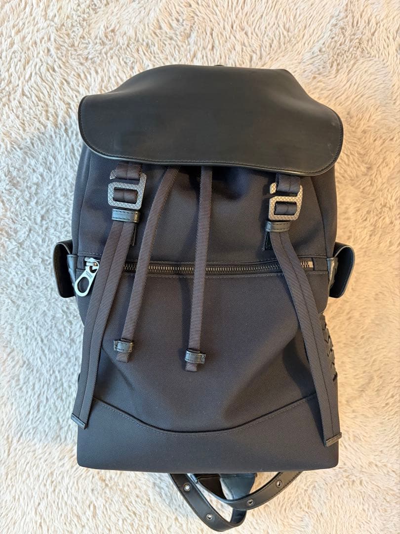 ボッテガ・ヴェネタ バックル留めバックパック