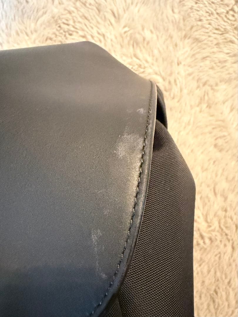 ボッテガ・ヴェネタ バックル留めバックパック