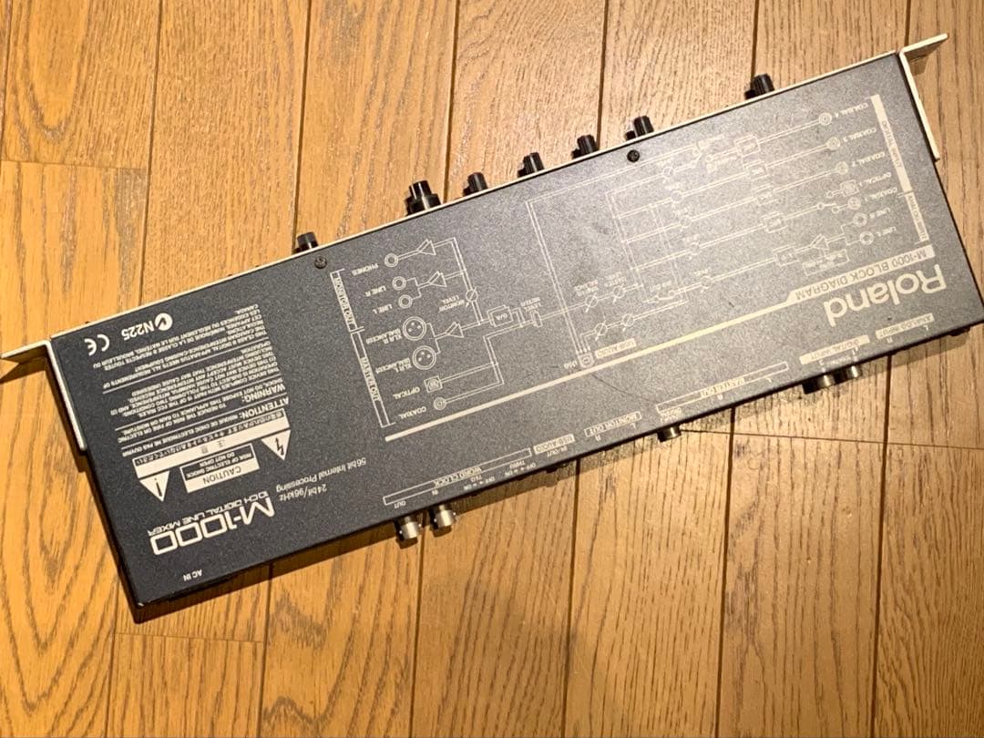 Roland M-1000 デジタルラインミキサー