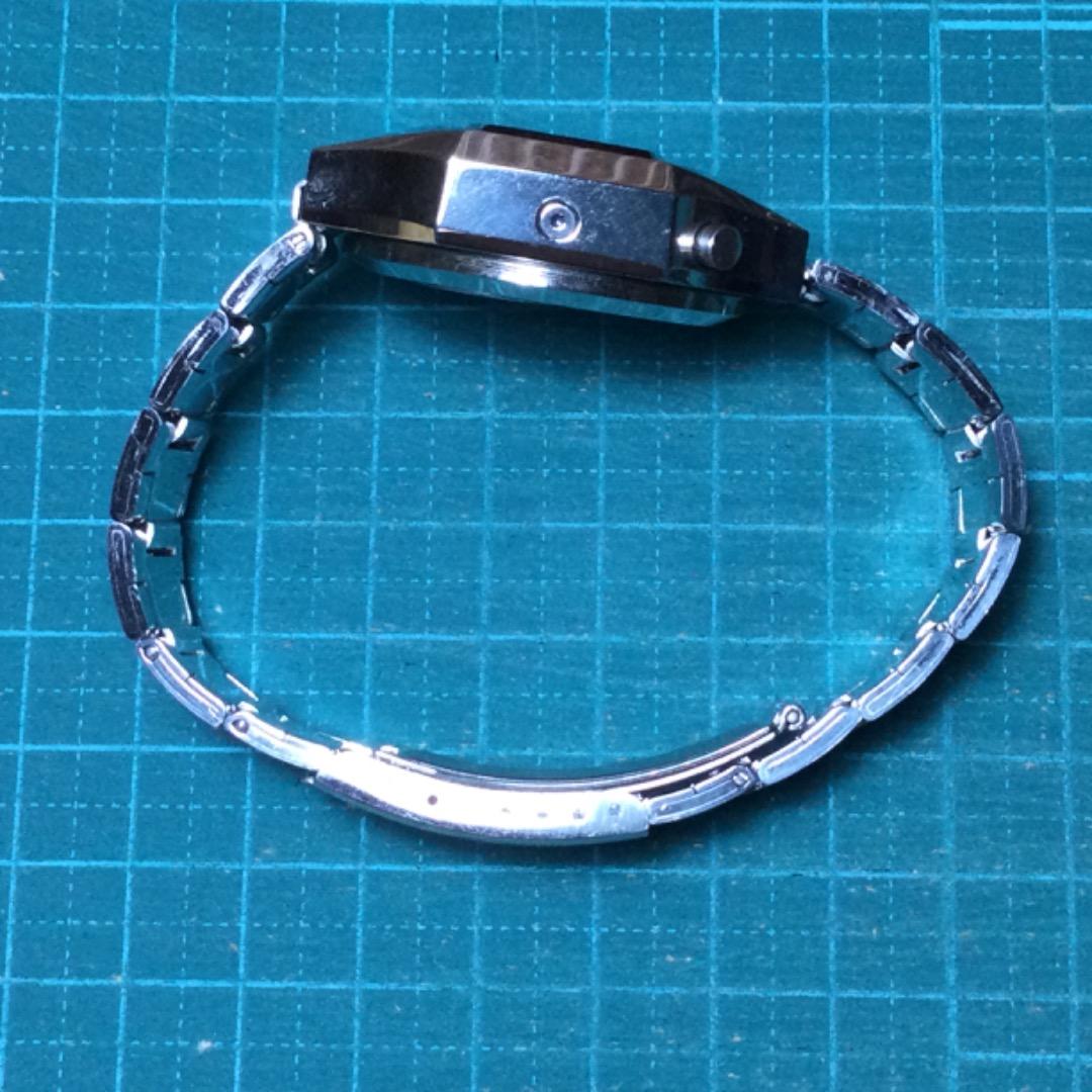 腕時計：アンティーク　デジタル時計（2個セット）