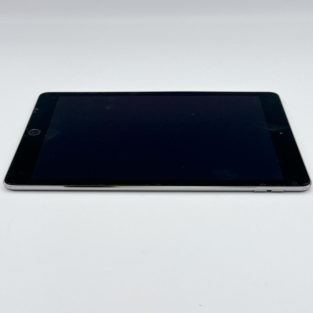 バスター【美品】iPad Air2 16GB Wi-Fiモデル MGL12