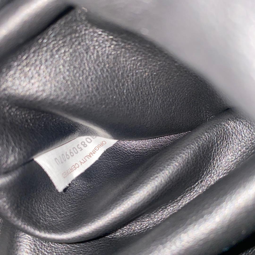 ブラックレザー クラッチバッグ 結び目デザイン