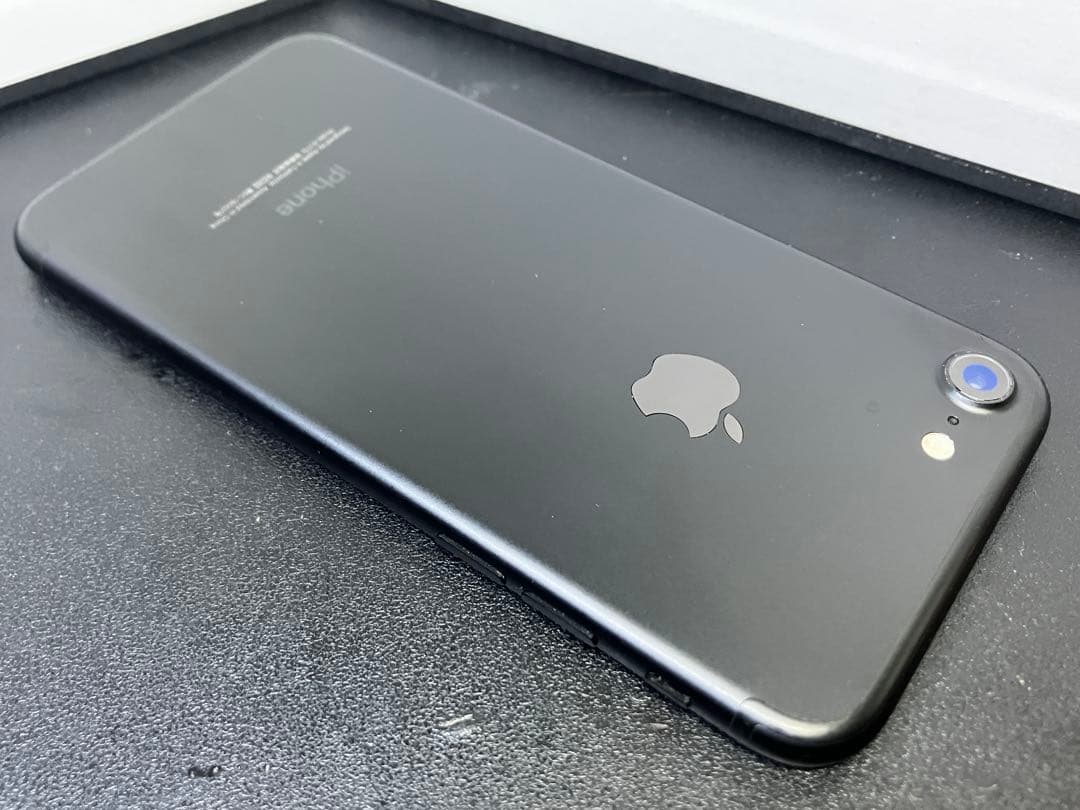 【セール】美品 SIMフリー iPhone7 128GB