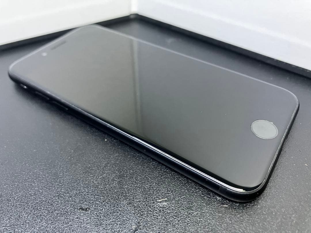 【セール】美品 SIMフリー iPhone7 128GB